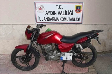 Motosiklet hırsızları jandarmaya takıldı