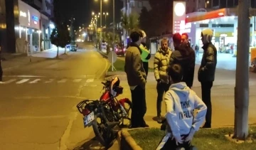 Motosiklet üzerinde şov kazayla noktalandı: 2 yaralı
