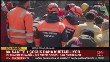 MPAK 80'inci saatte enkazdan bir vatandaşı sağ kurtarılmasına eşlik etti