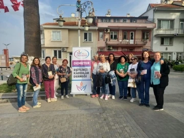 Mudanya’da &quot;Kitabını al da gel&quot; meydanı doldurdu