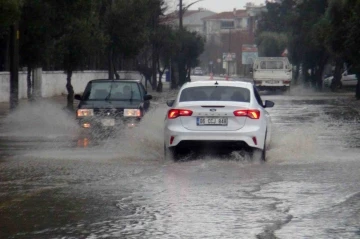 Muğla’da beklenen yağış başladı
