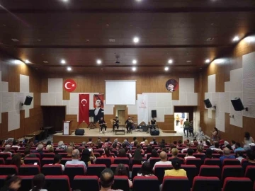 Muğla’da depremzedeler bayram konseri ile moral buldu
