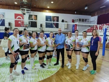 Muğla kadınları voleybolda fırtına gibi
