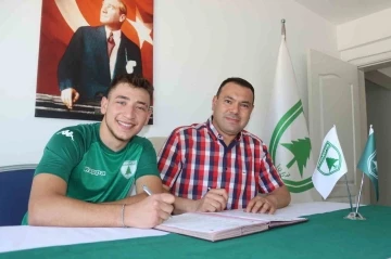 Muğlaspor 19 yaşındaki genç golcü ile yeniden anlaşmaya vardı
