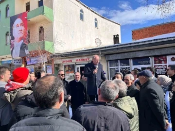 Muharrem İnce, Çıldır’da sandalye üzerinde halka hitap etti
