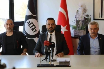 Murat Pervane: &quot;Altay, 110 yıllık ulu bir çınardır, yalnız bırakılmaması gerekir”
