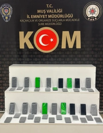 Muş’ta 40 adet gümrük kaçağı cep telefonu ele geçirildi
