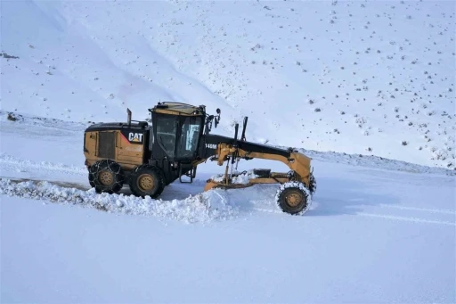 Muş’ta 41 köy yolu ulaşıma açıldı
