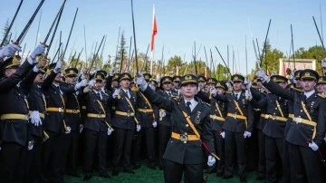 'Mustafa Kemal'in Askerleriyiz' demişlerdi: Teğmenler hakkında idari tahkikat başlatıldı