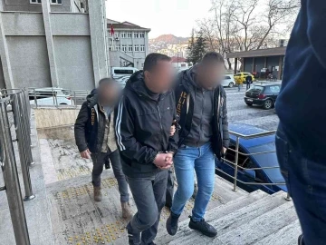 Müstehcen içerik paylaşan şüpheliler adliyede