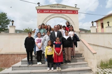 Namuslarını korumak için kuyuya atlayan şehit kadınların yaşadıkları minik Elif Naz’ı gözyaşlarına boğdu
