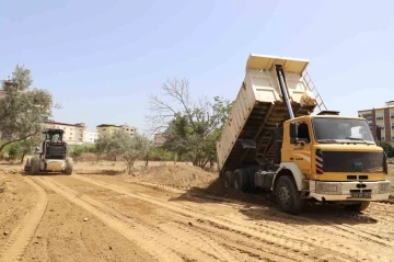 Nazilli’de bir mahalleye üç yeni yol birden
