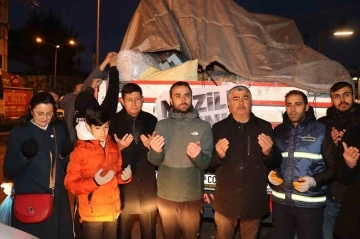 Nazilli’den otuzikinci tır dualarla yola çıktı
