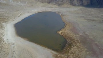 Nemrut Dağı'ndaki yaylalarda konaklayan göçerler dönüş için hazırlıklara başladı