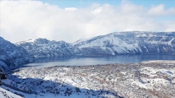 Nemrut Krater Gölü karla kaplandı