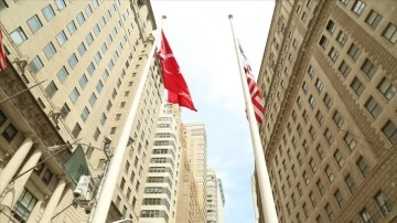 New York'taki dünyaca ünlü finans merkezi Wall Street'te Türk bayrağı göndere çekildi