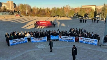 Niğde’de öğrenciler şehitler için yürüdü
