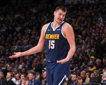 Nikola Jokic’in tarihe geçtiği maçta Nuggets, Grizzlies’ı farklı yendi