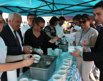 Nilüfer Belediye Başkanı Özdemir, vatandaşların talep ve önerilerini dinledi 