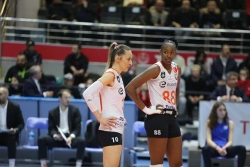 Nilüfer Belediyespor zorlu rakibinden set alamadı