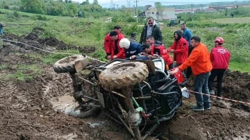 Off-road festivalinde araçlar parkura dayanamayınca devrildi