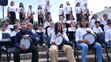 Öğrenci müzik grubu ilk konserini verdi
