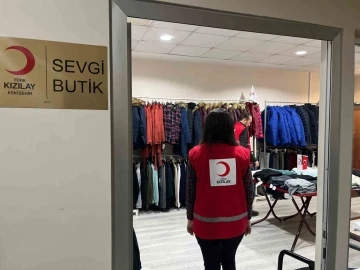 Öğrencilerin kıyafet ve bot ihtiyacını karşılayabileceği butik ESOGÜ’de açıldı
