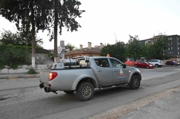 Oğuzeli’nde haşerelere karşı ilaçlamalar yoğunlaştırıldı
