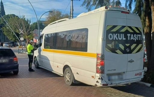 Okul servis araçlarına yönelik denetimler aralıksız devam ediyor
