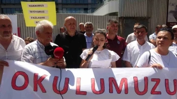 “Okulumuzu geri istiyoruz” sloganıyla okullarının yeni eğitim öğretim yılına yetişmesini istediler
