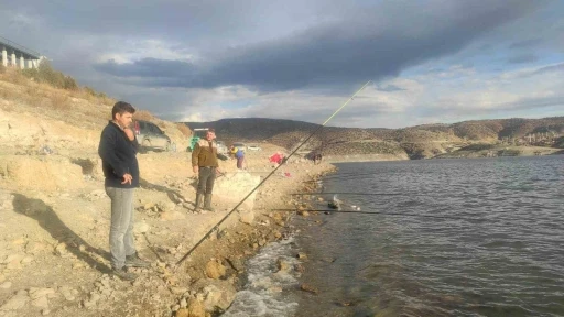 Olta balıkçılığına Çekerek’te yoğun ilgi
