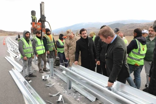 Ölümlü trafik kazalarının meydana geldiği yola bariyerli tedbir
