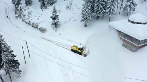 Ordu’da bir gecede yaklaşık 2 bin kilometre yol ulaşıma açıldı
