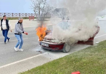 Ordu’da seyir halindeki otomobil alev aldı
