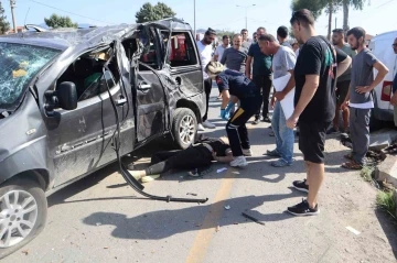 Üç aracın karıştığı trafik kazası: 1 ölü, 5 yaralı