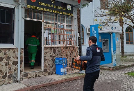 Osmangazi Belediye Başkanı Erkan Aydın'dan vatandaşlara 'Çam Sakızı Çoban Armağanı'