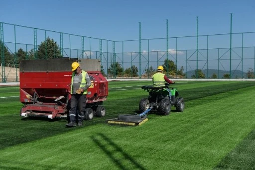 Osmangazi Belediyesi’nden Gündoğdu’ya futbol sahası