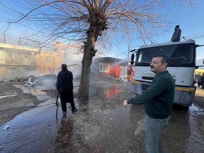 Osmaniye’de konteynerde çıkan yangın söndürüldü
