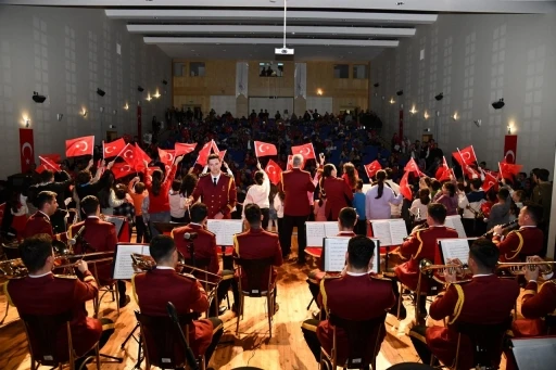 Osmaniye’de kurtuluş coşkusu Jandarma’nın bando konseriyle taçlandı
