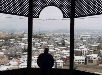 Osmanlı kenti Safranbolu kar manzaralarıyla kendine hayran bırakıyor
