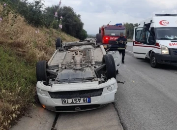 Otobanda kontrolden çıkan otomobil ters döndü
