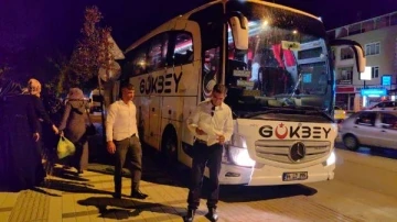 Otobüs şoförü ve yolcular, kazada yaralanan hostesi hastanede yalnız bırakmadı; 6 saat beklediler