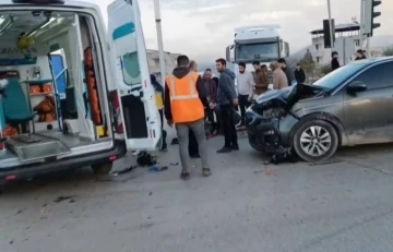 Otomobil ile çarpışan motosiklet sürücüsü yaralandı
