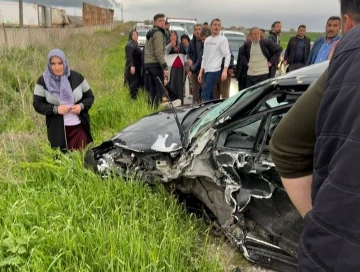 Otomobil ve hafif ticari araç çarpıştı: 9 yaralı
