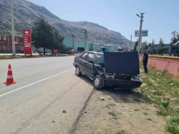 Otomobil yoldan çıktı, 1’i ağır 2 kişi yaralandı
