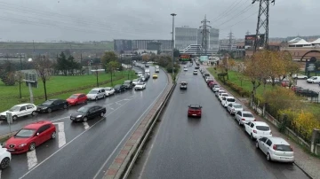 Otoparklar zam nedeniyle boş kaldı, yollar otoparka döndü
