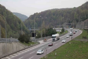 Otoyolun Bolu geçişinde ulaşım rahat sağlanıyor
