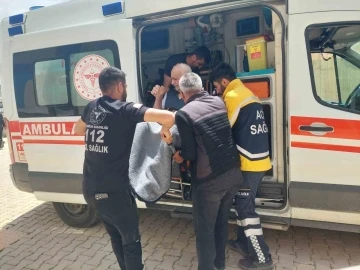 Oy kullanmak için ambulansla sandık başına geldi
