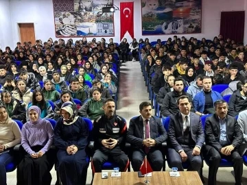 Özalp’te “İşte O An” konulu konferans düzenlendi
