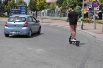 (ÖZEL) Elektrikli scooterlar geçtiğimiz yıl bin 840 adet kazaya karıştı
